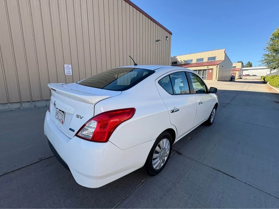 2015 Nissan Versa - Image 5 of 13