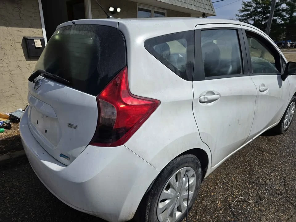 2015 Nissan Versa - Image 4 of 8