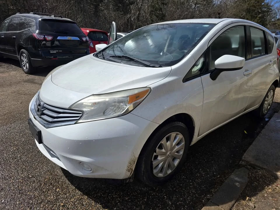 2015 Nissan Versa - Image 5 of 8