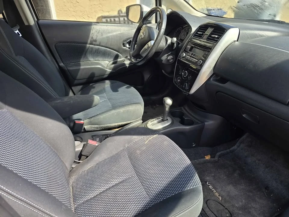 2015 Nissan Versa - Image 2 of 8