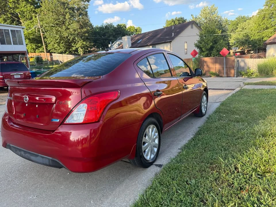 2015 Nissan Versa - Image 2 of 8
