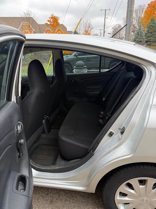 2015 Nissan Versa - Image 8 of 11