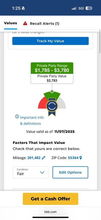 2015 Nissan Versa - Image 10 of 11