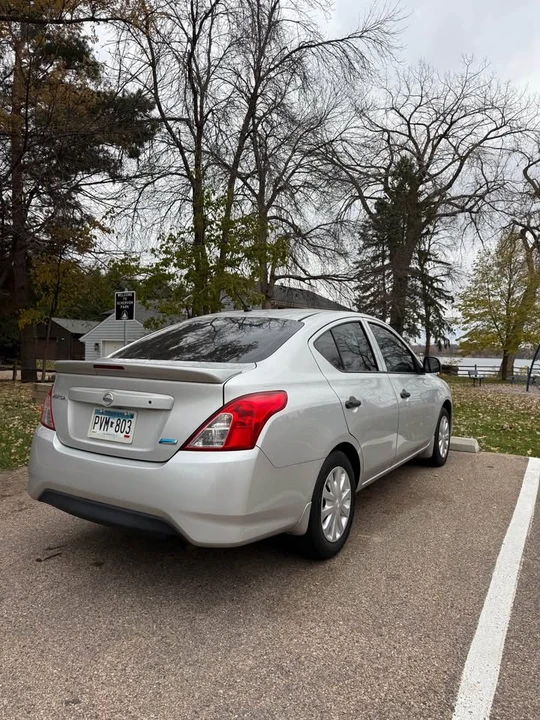 2015 Nissan Versa - Image 5 of 11