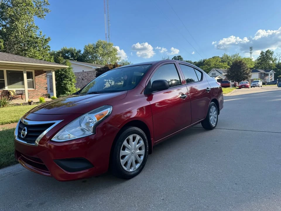 2015 Nissan Versa - Image 2 of 9