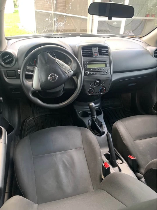 2015 Nissan Versa - Image 4 of 4
