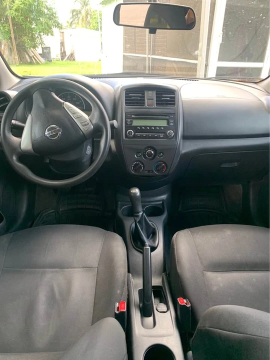 2015 Nissan Versa - Image 4 of 5
