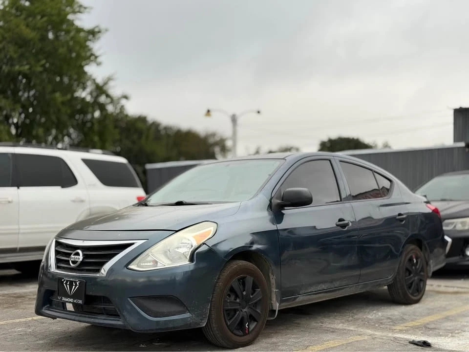 2015 Nissan Versa - Image 2 of 18