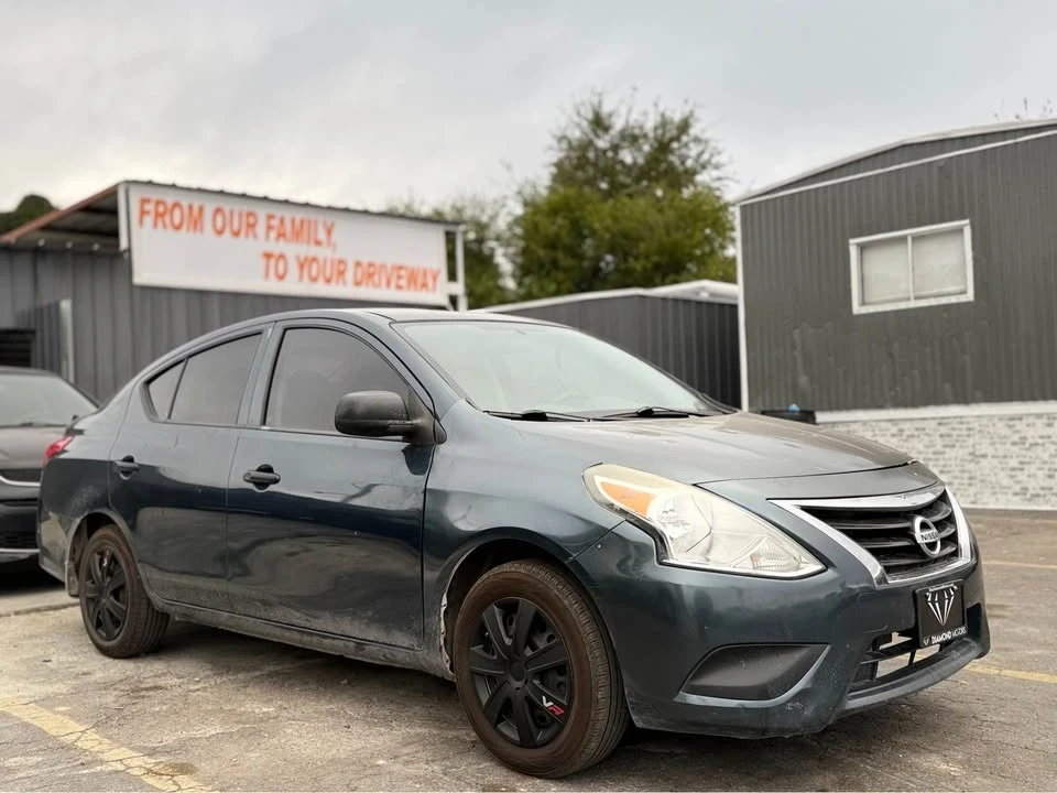 2015 Nissan Versa - Image 8 of 18