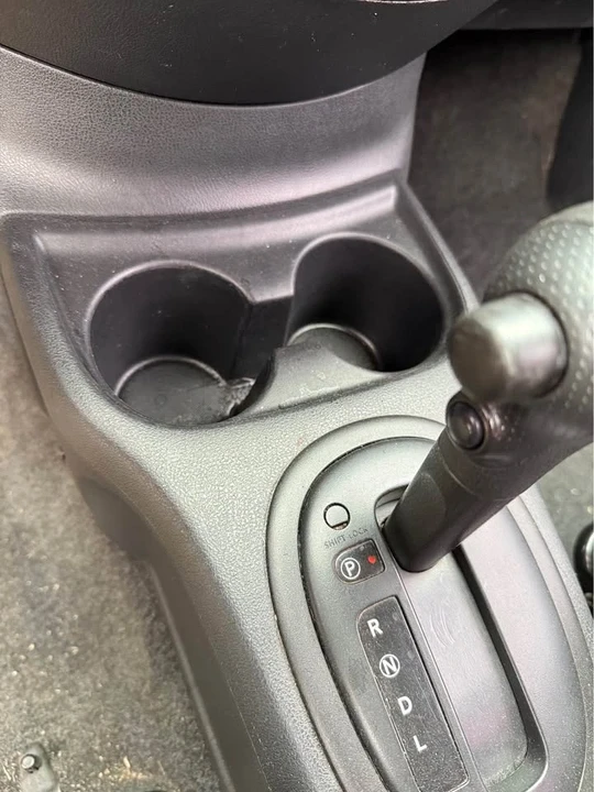 2015 Nissan Versa - Image 16 of 18