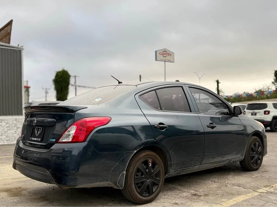 2015 Nissan Versa - Image 7 of 18