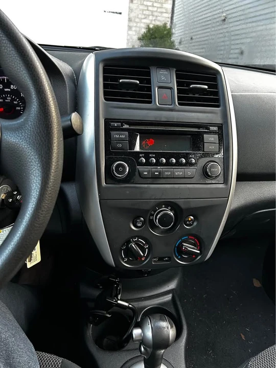 2015 Nissan Versa - Image 6 of 8