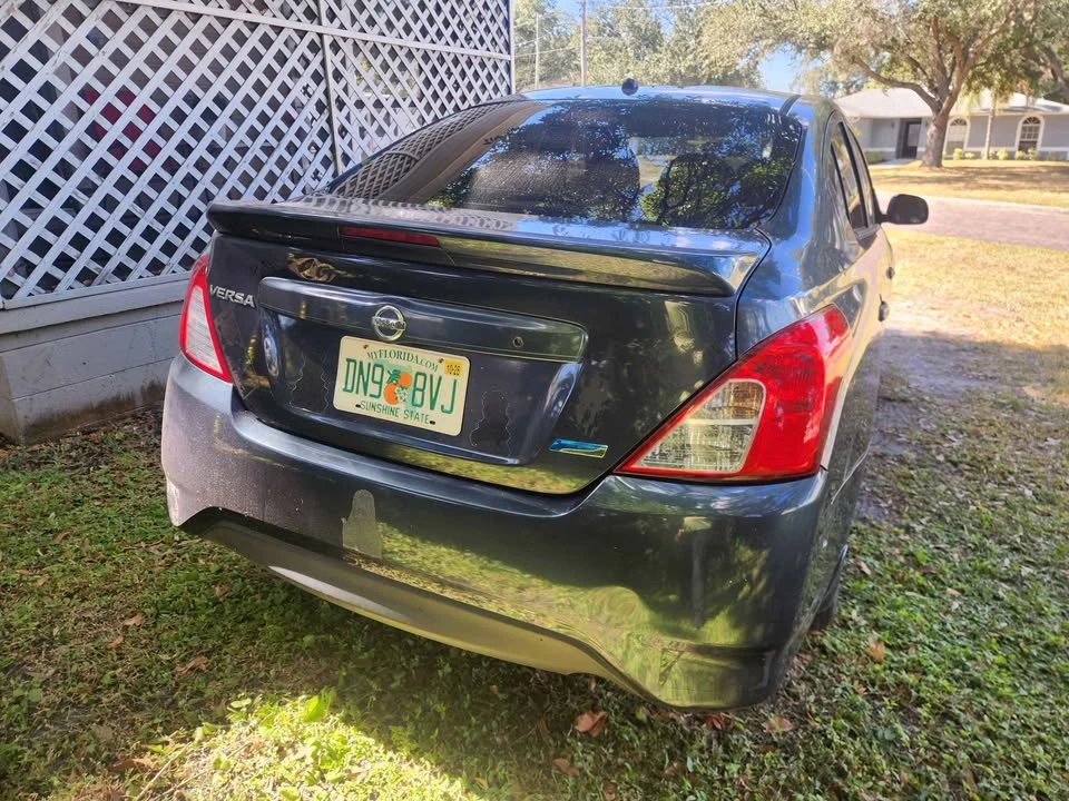 2015 Nissan Versa - Image 4 of 10