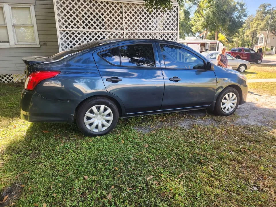 2015 Nissan Versa - Image 3 of 10