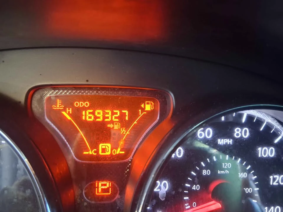 2015 Nissan Versa - Image 8 of 9