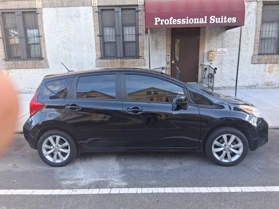 2015 Nissan Versa - Image 4 of 9