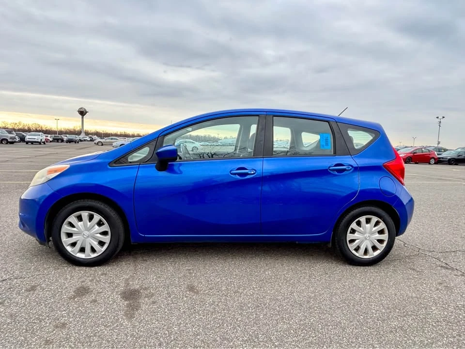 2015 Nissan Versa - Image 4 of 12