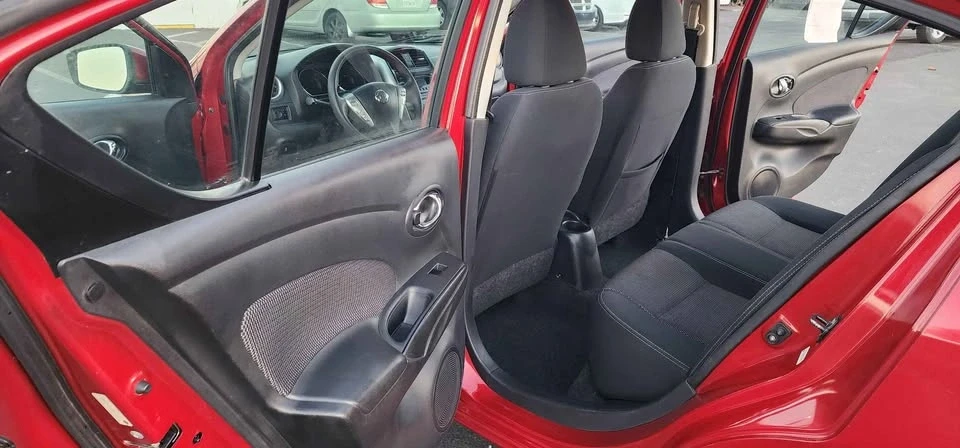 2015 Nissan Versa - Image 9 of 11