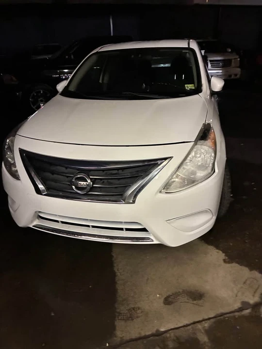 2015 Nissan Versa - Image 2 of 4