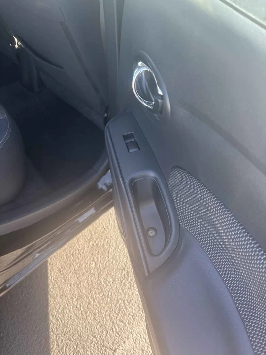 2015 Nissan Versa - Image 16 of 16