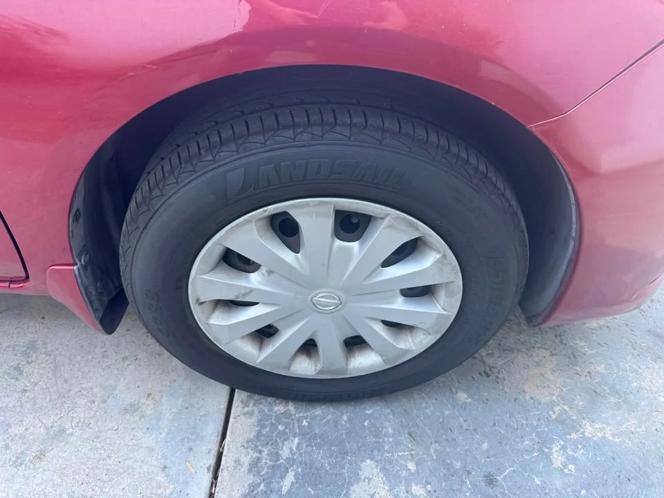 2015 Nissan Versa - Image 7 of 14