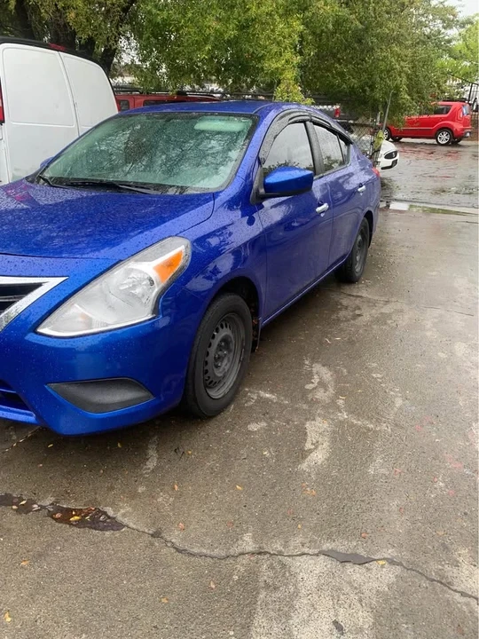 2015 Nissan Versa - Image 2 of 7