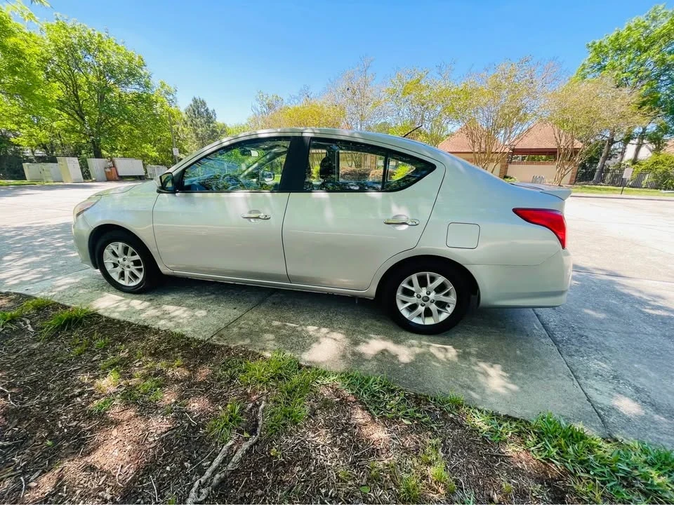 2015 Nissan Versa - Image 5 of 16