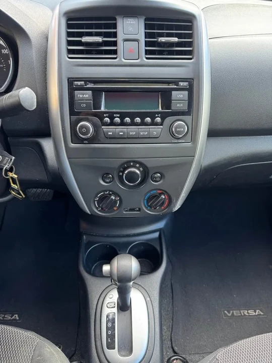 2015 Nissan Versa - Image 13 of 16