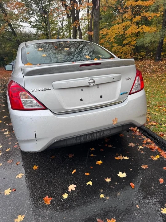 2015 Nissan Versa - Image 5 of 11