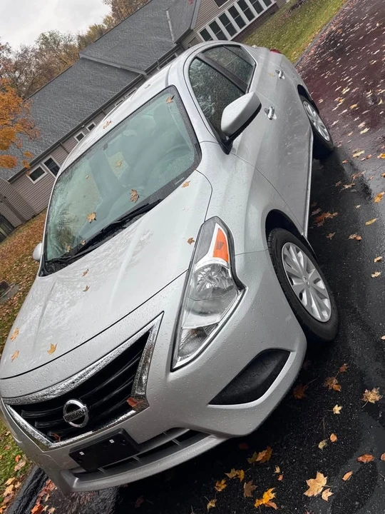 2015 Nissan Versa - Image 3 of 11