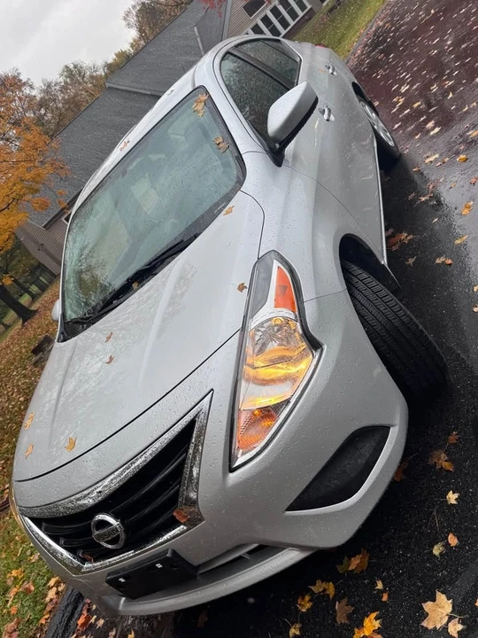 2015 Nissan Versa - Image 6 of 11