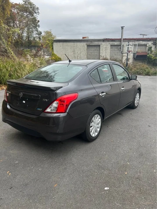 2015 Nissan Versa - Image 6 of 13