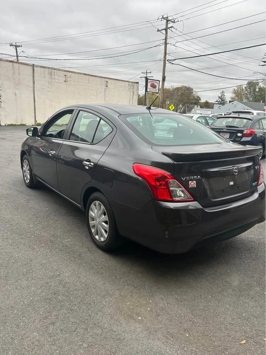 2015 Nissan Versa - Image 4 of 13