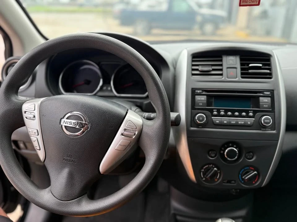 2015 Nissan Versa - Image 4 of 11