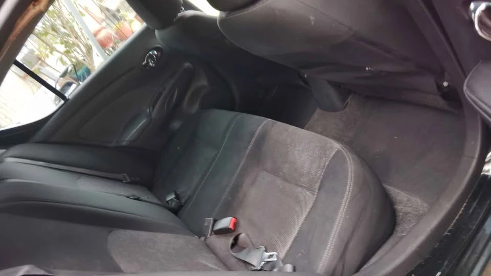 2015 Nissan Versa - Image 11 of 12