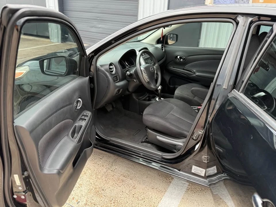 2015 Nissan Versa - Image 5 of 11