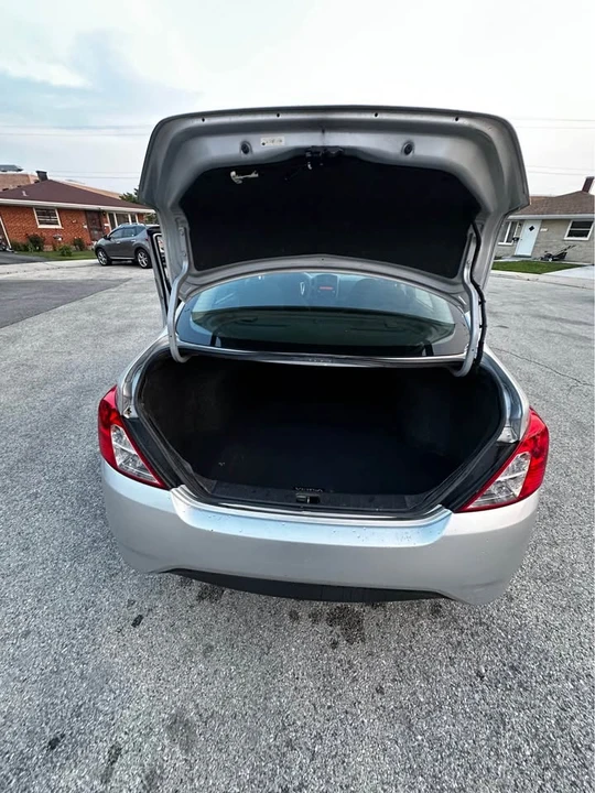 2015 Nissan Versa - Image 13 of 13