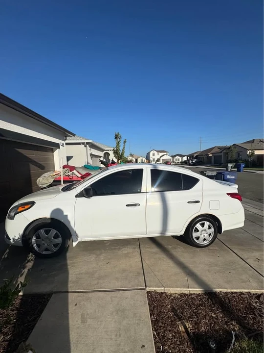 2015 Nissan Versa - Image 10 of 10