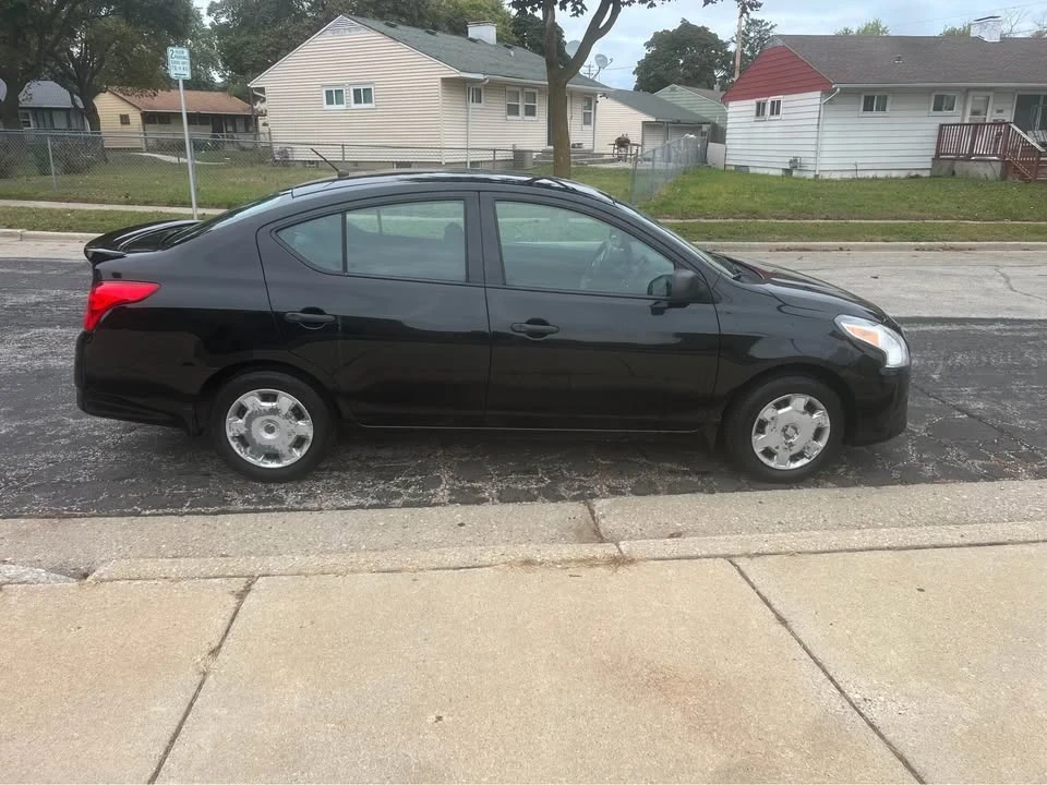 2015 Nissan Versa - Image 3 of 12
