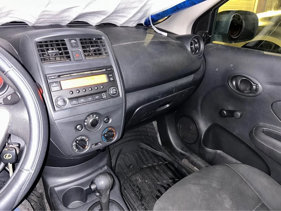 2015 Nissan Versa - Image 4 of 7