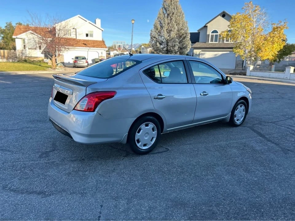 2015 Nissan Versa - Image 4 of 8