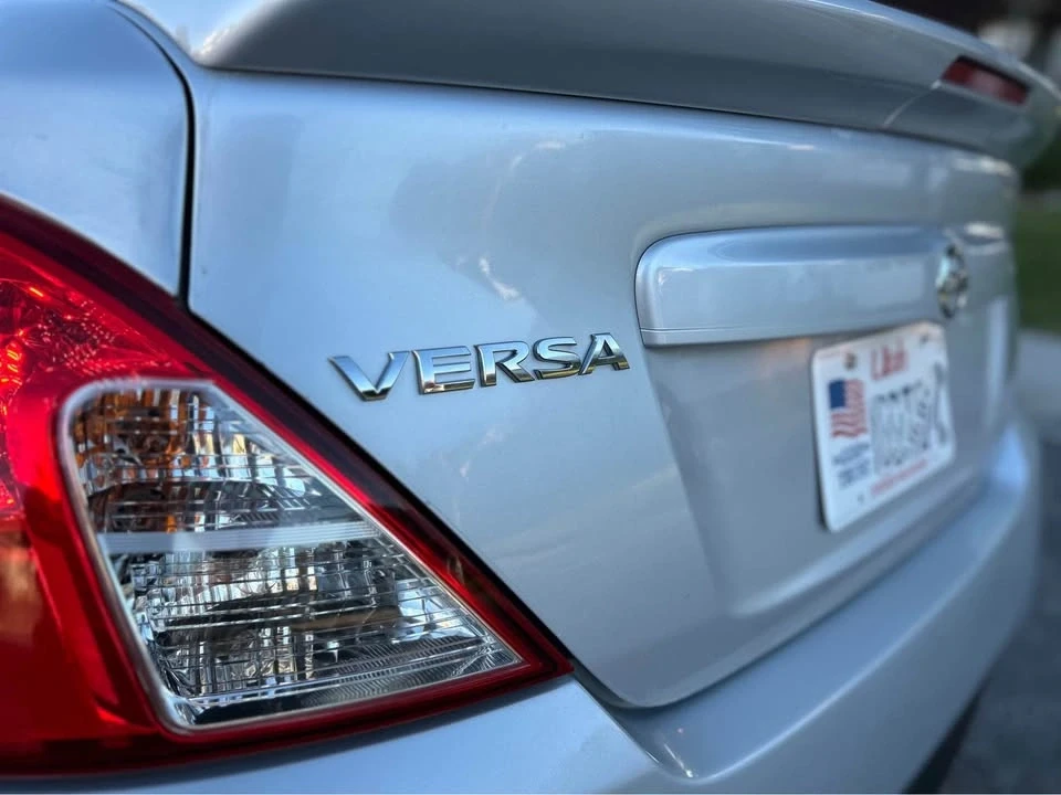 2015 Nissan Versa - Image 7 of 8