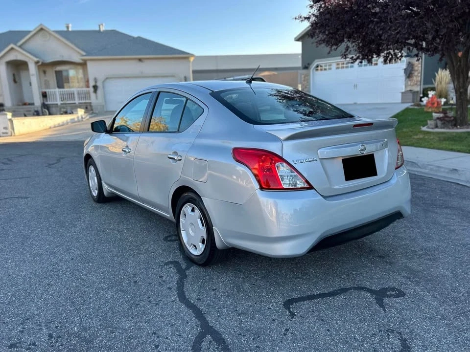 2015 Nissan Versa - Image 5 of 8