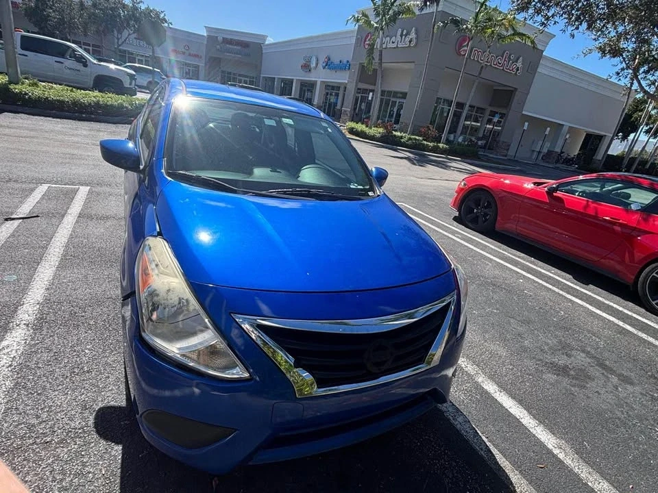 2015 Nissan Versa - Image 2 of 7