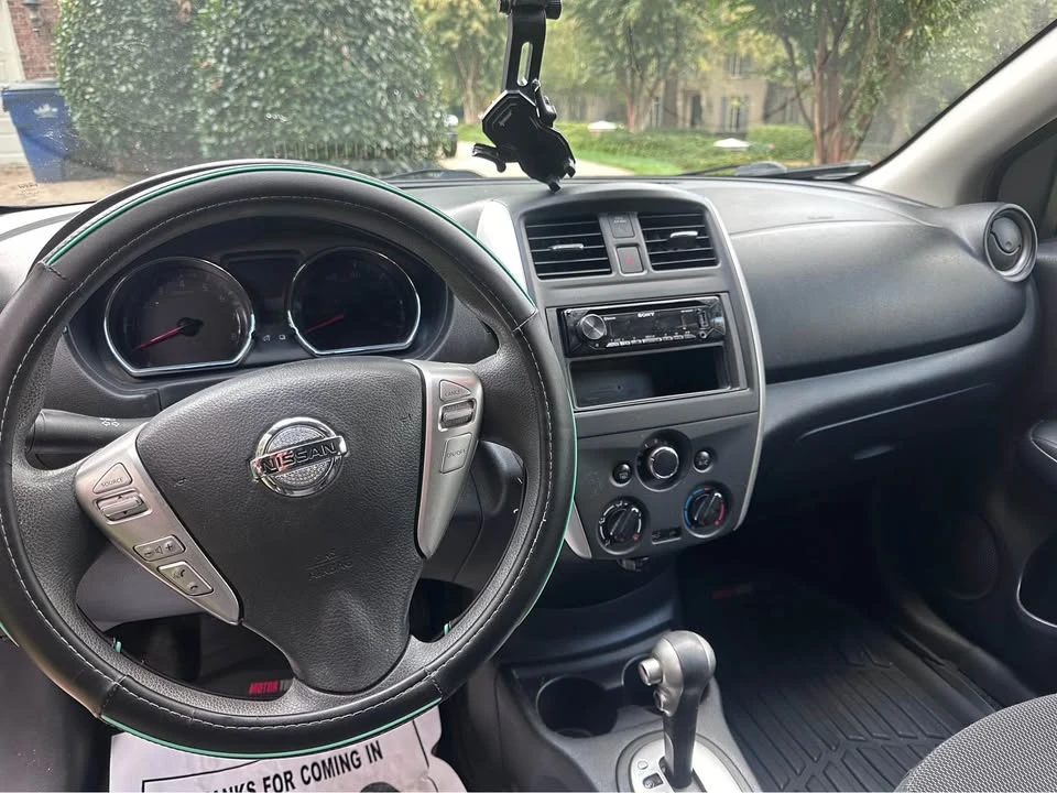 2015 Nissan Versa - Image 6 of 14