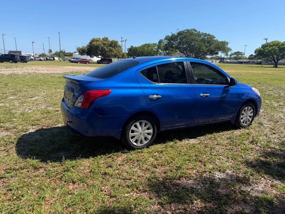 2015 Nissan Versa - Image 3 of 12