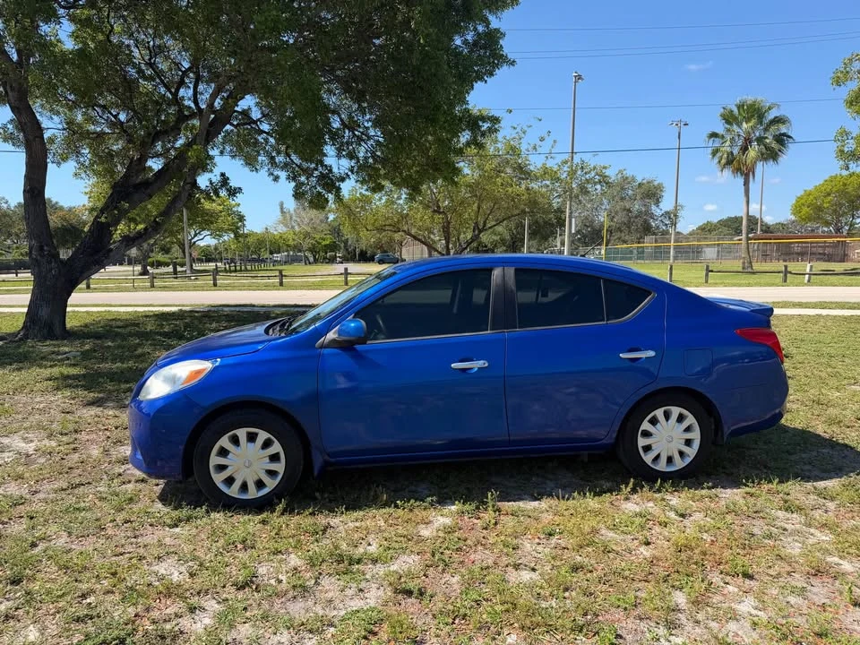 2015 Nissan Versa - Image 2 of 12