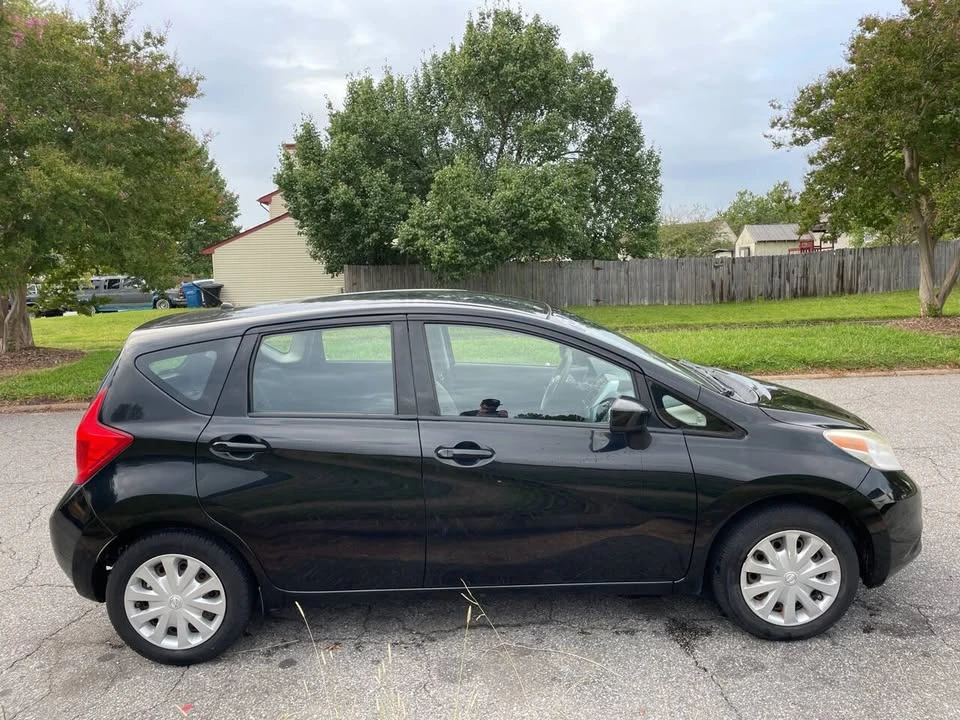 2015 Nissan Versa - Image 7 of 13