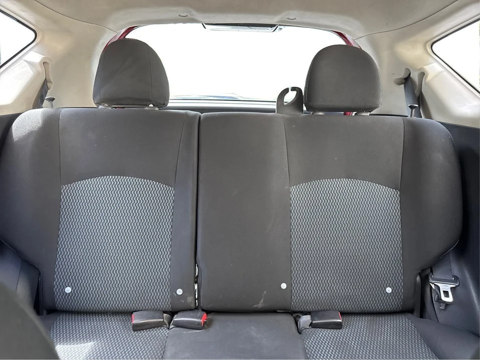 2015 Nissan Versa - Image 15 of 20