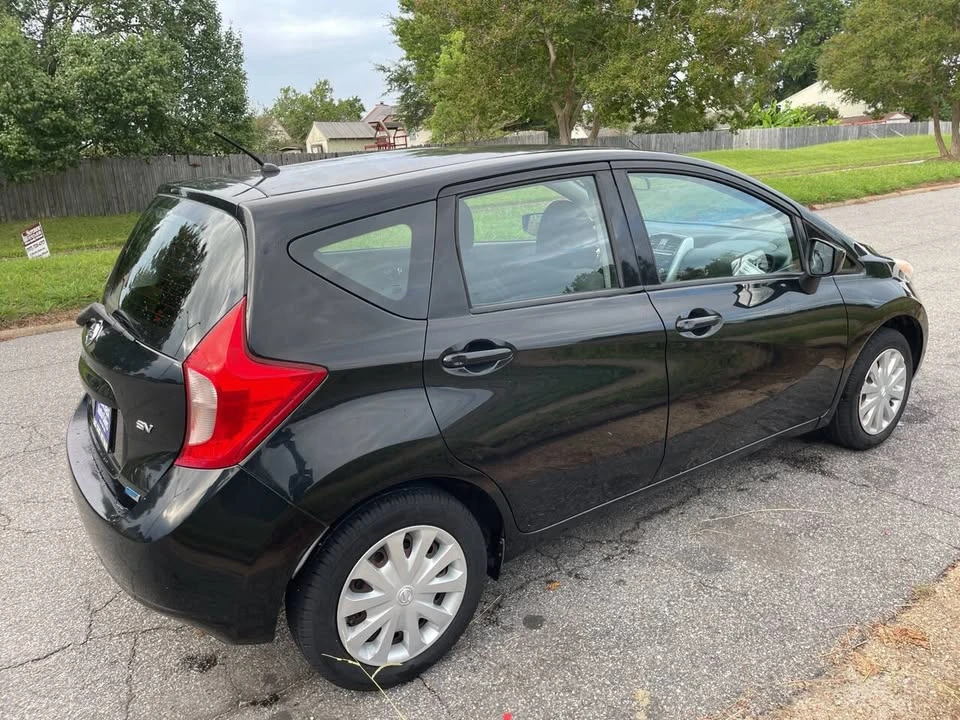 2015 Nissan Versa - Image 6 of 13